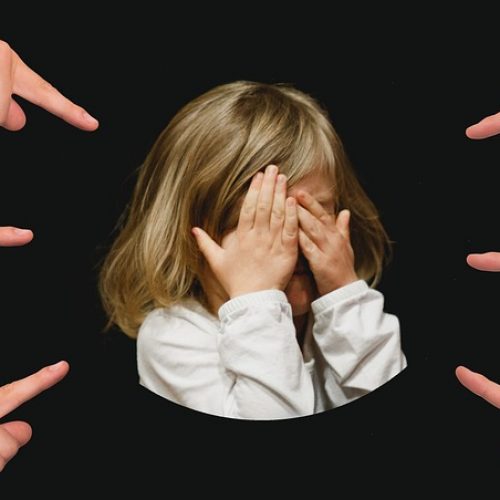 ¿Qué es la fobia escolar y cómo afecta el bienestar emocional de los niños?